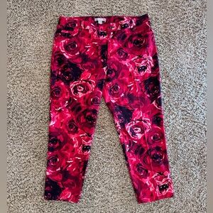 Chico’s size 2.5(L/14)rose print capri pant